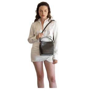 AOTA NWT Elena Crossbody‎ Black